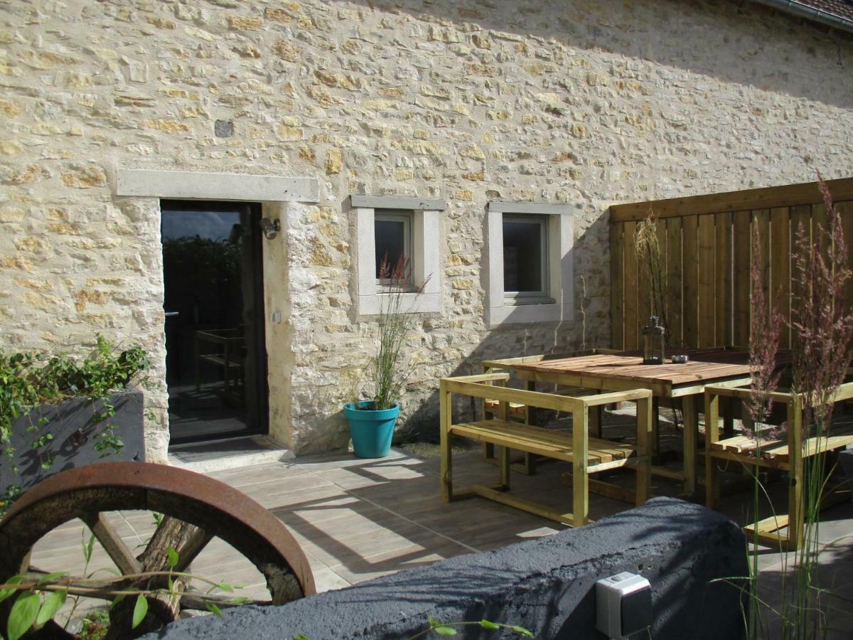 Bed and Breakfast La Grange Aux Hirondelles Sancoins Esterno foto