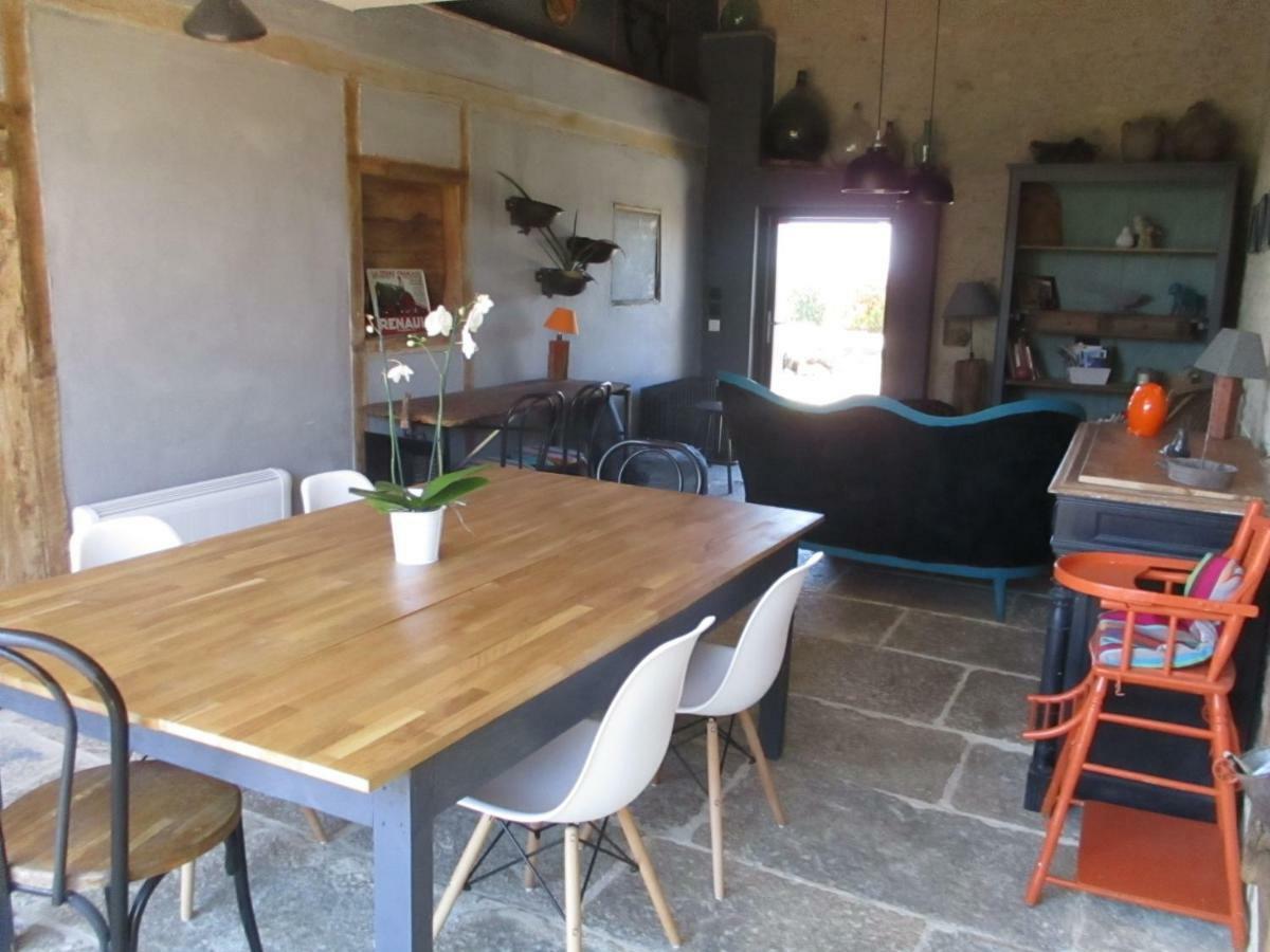 Bed and Breakfast La Grange Aux Hirondelles Sancoins Esterno foto